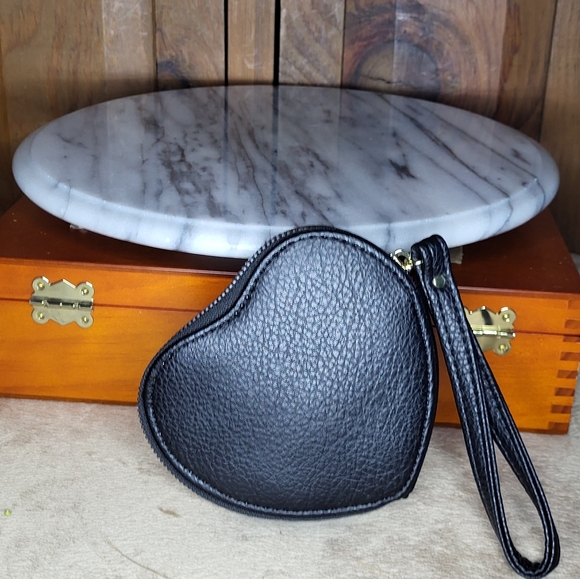 Juicy Couture Black Heart Wristlet - Picture 8 of 15